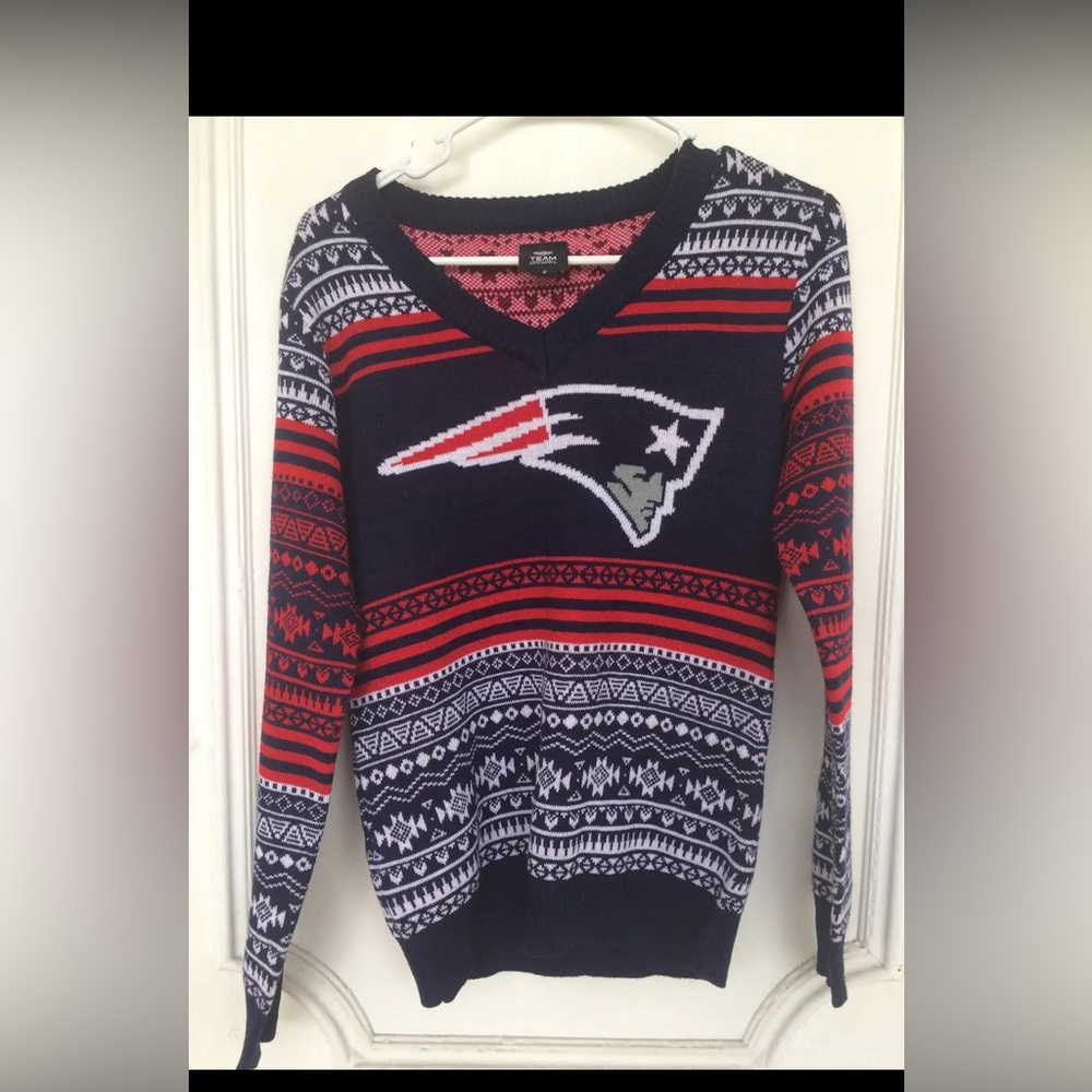 Small - New England Patriots NFL Apparel Sweater